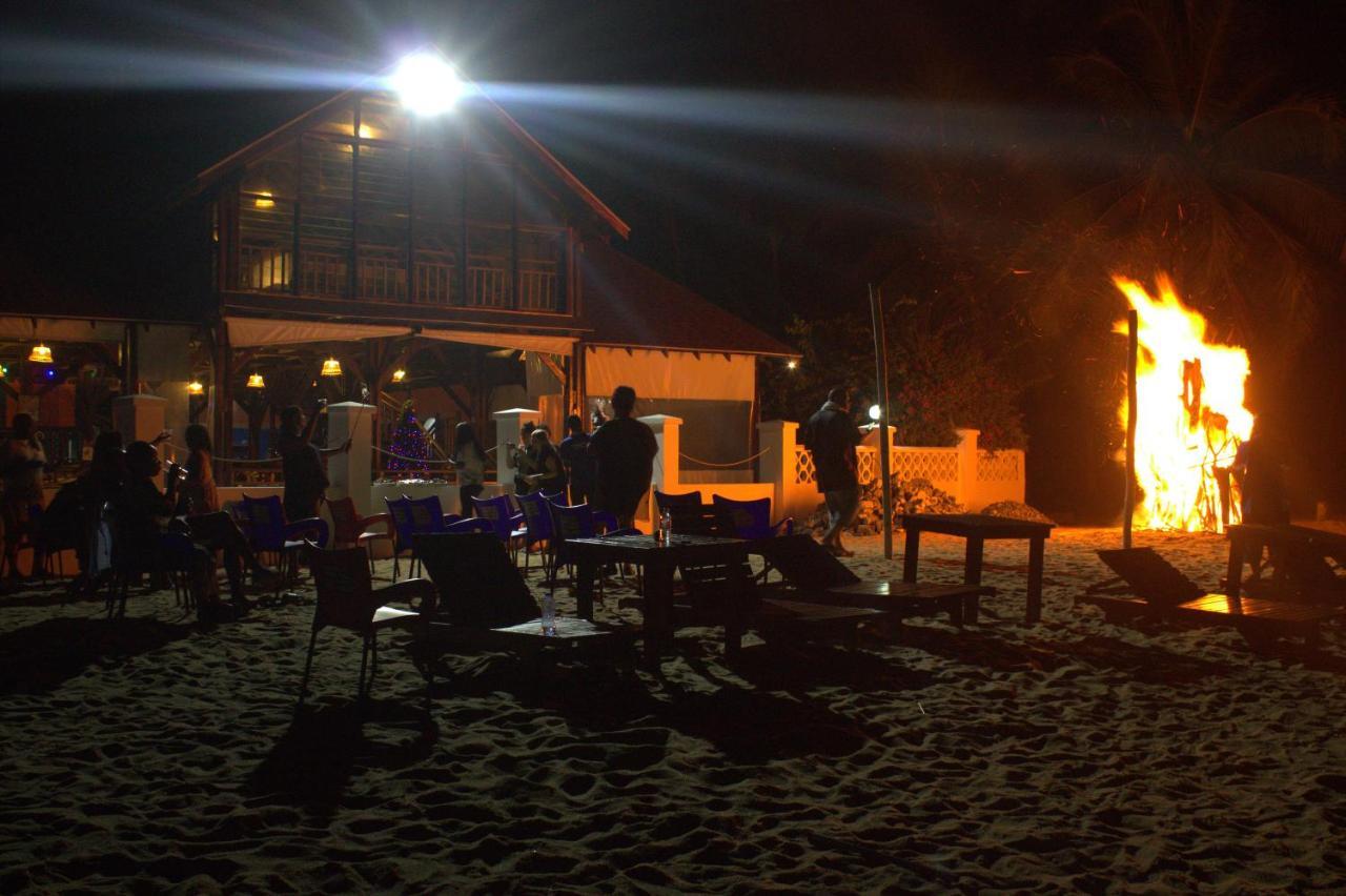 Charlestina Beach Resort Ampeni Dış mekan fotoğraf