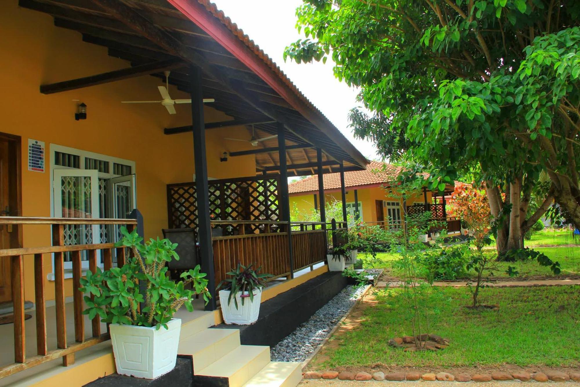 Charlestina Beach Resort Ampeni Dış mekan fotoğraf