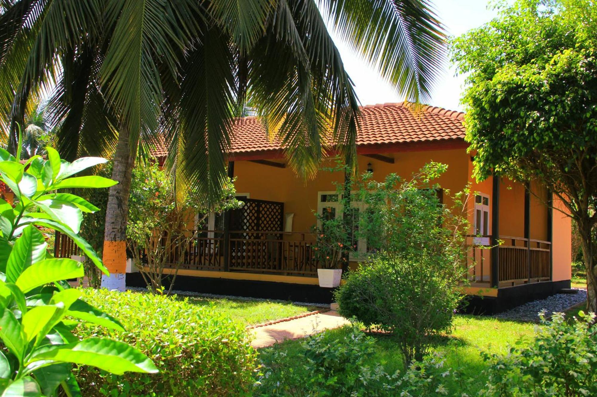 Charlestina Beach Resort Ampeni Dış mekan fotoğraf