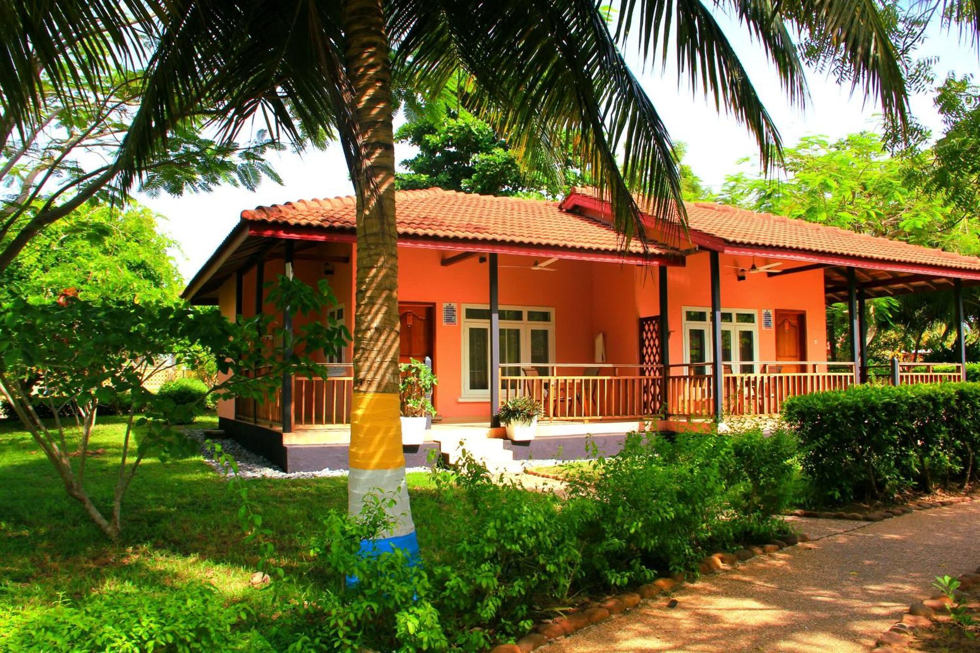 Charlestina Beach Resort Ampeni Dış mekan fotoğraf