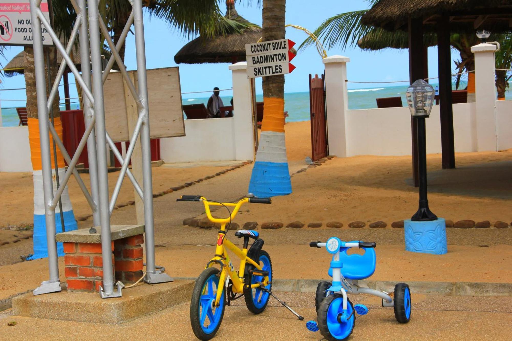 Charlestina Beach Resort Ampeni Dış mekan fotoğraf